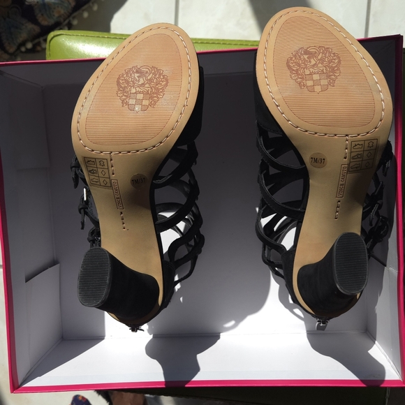 Vince Camuto heels - Picture 2 of 4